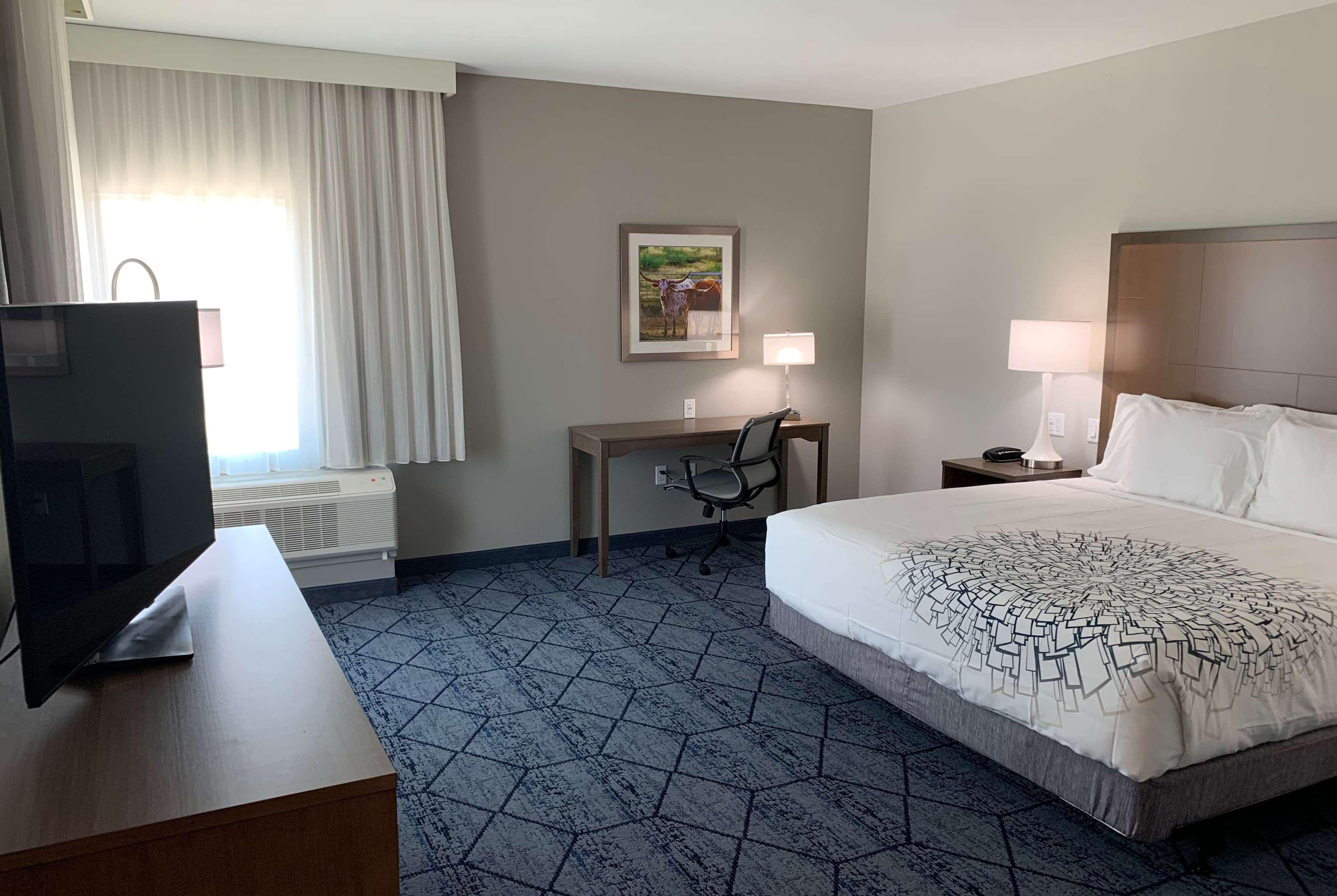La Quinta Inn & Suites By Wyndham Round Rock Near Kalahari Extérieur photo