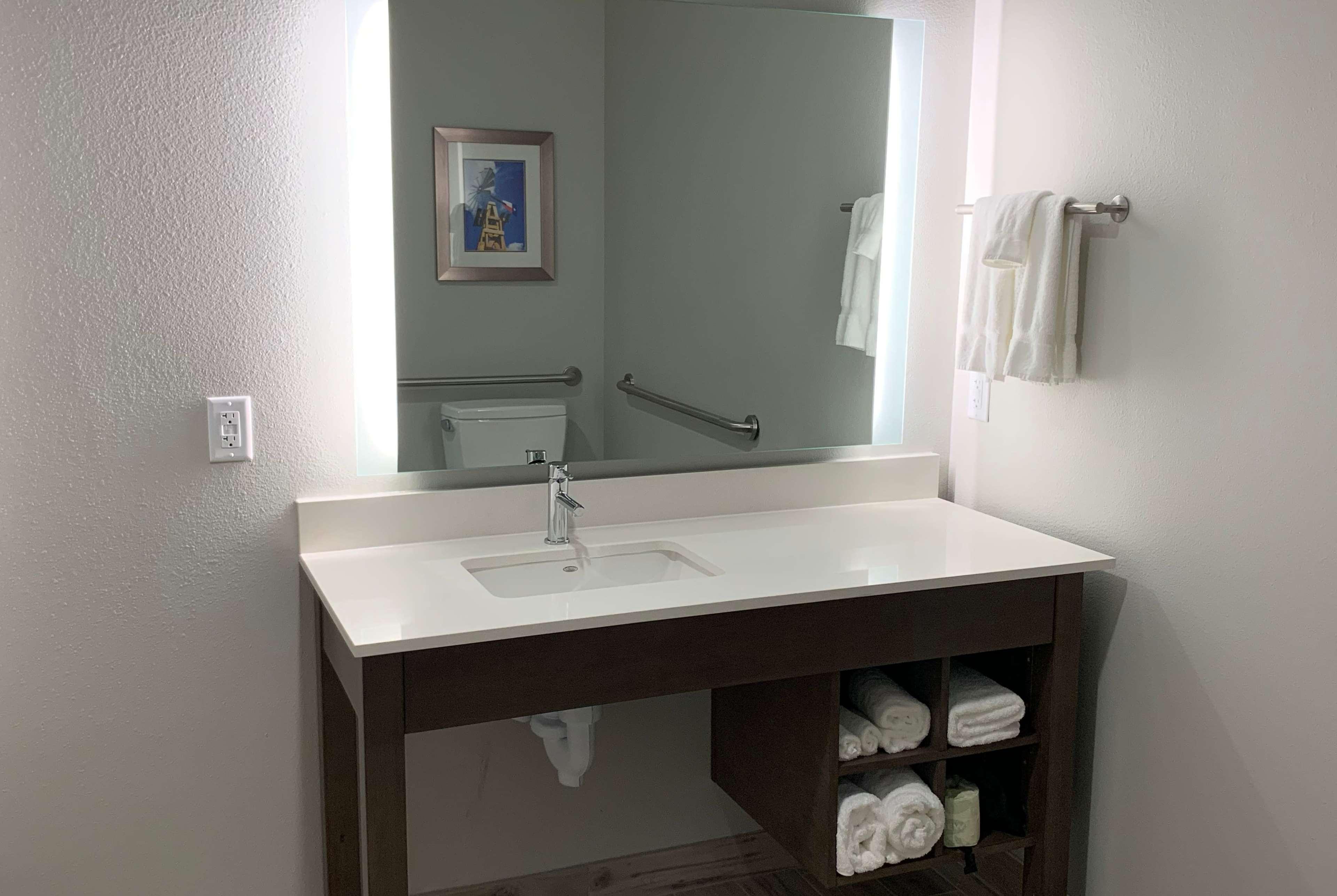 La Quinta Inn & Suites By Wyndham Round Rock Near Kalahari Extérieur photo