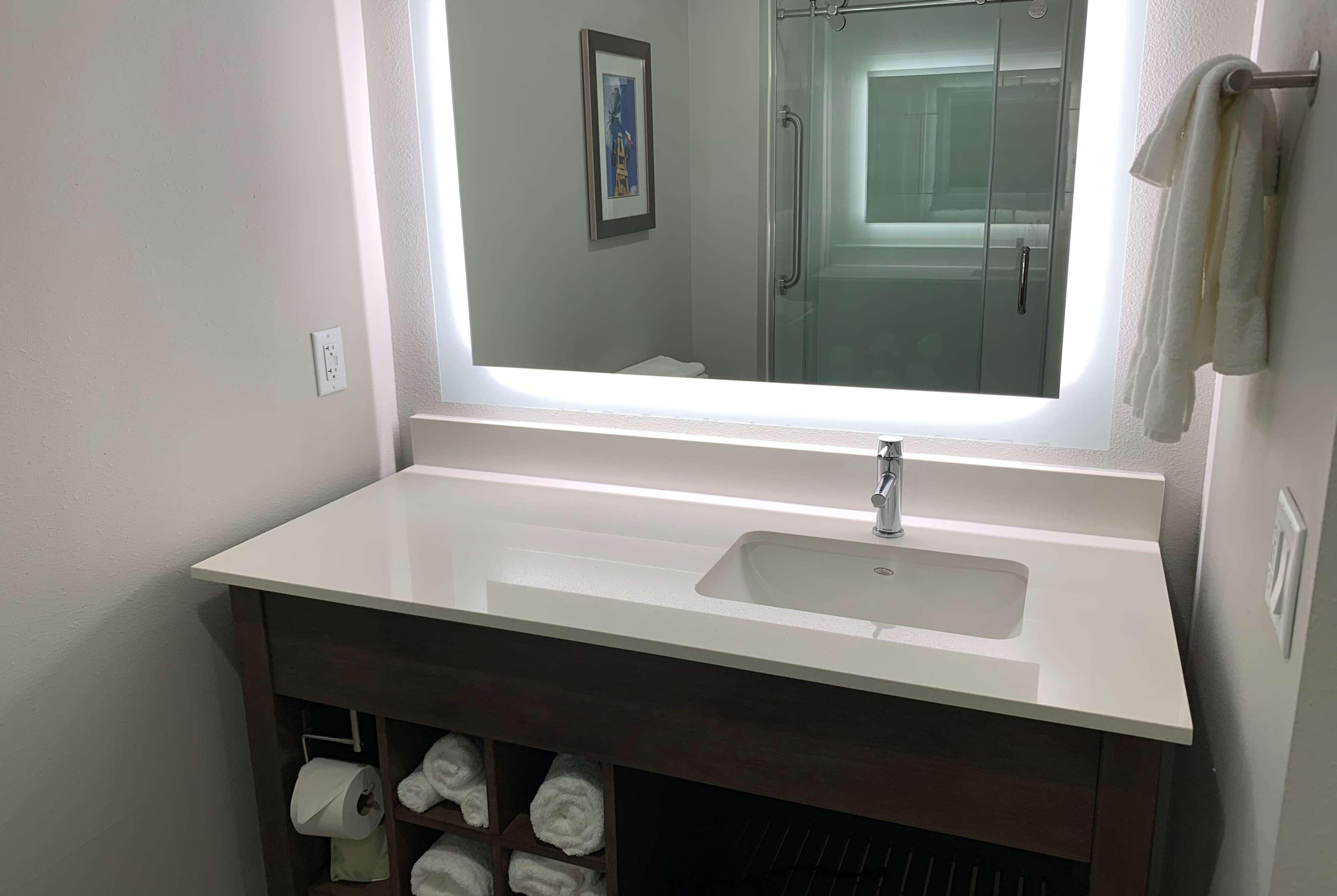 La Quinta Inn & Suites By Wyndham Round Rock Near Kalahari Extérieur photo