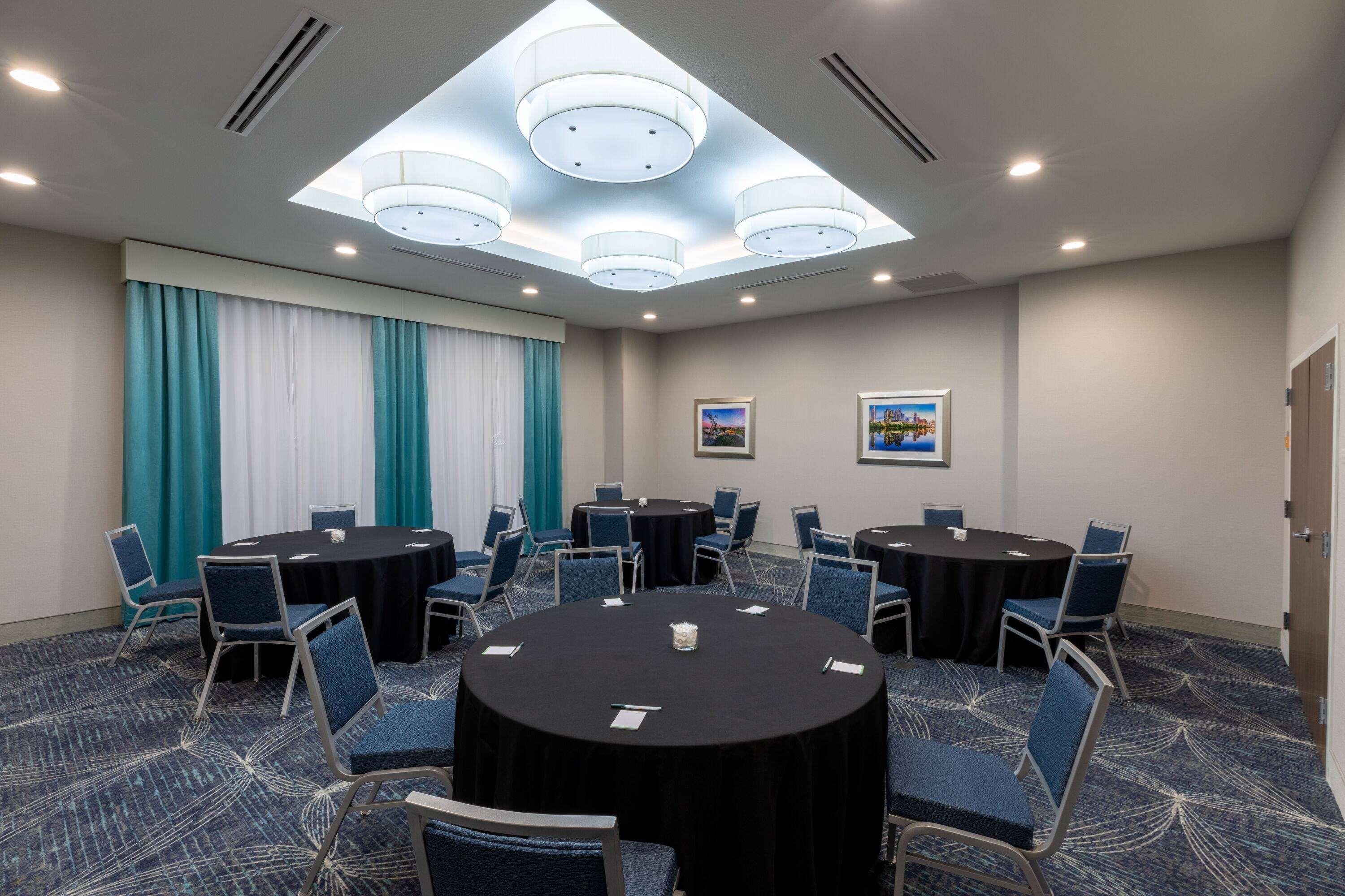 La Quinta Inn & Suites By Wyndham Round Rock Near Kalahari Extérieur photo