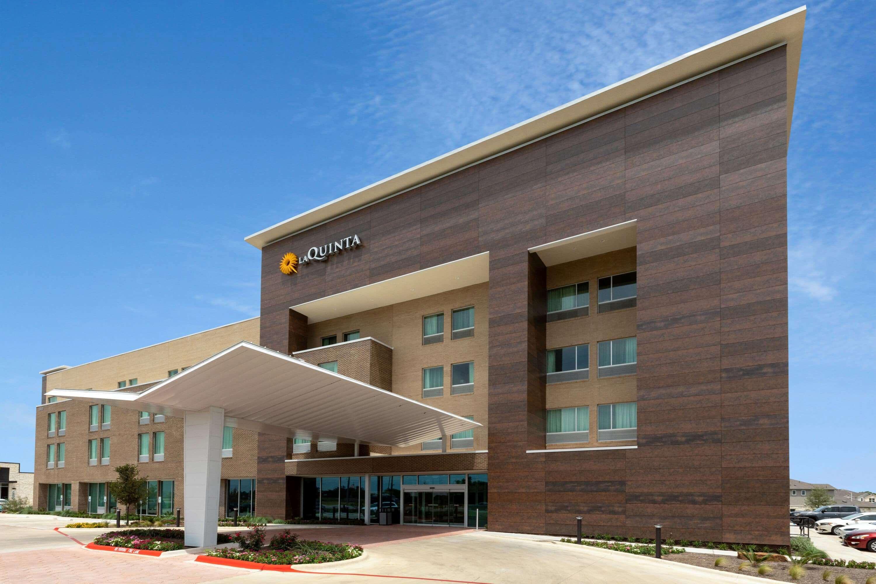 La Quinta Inn & Suites By Wyndham Round Rock Near Kalahari Extérieur photo