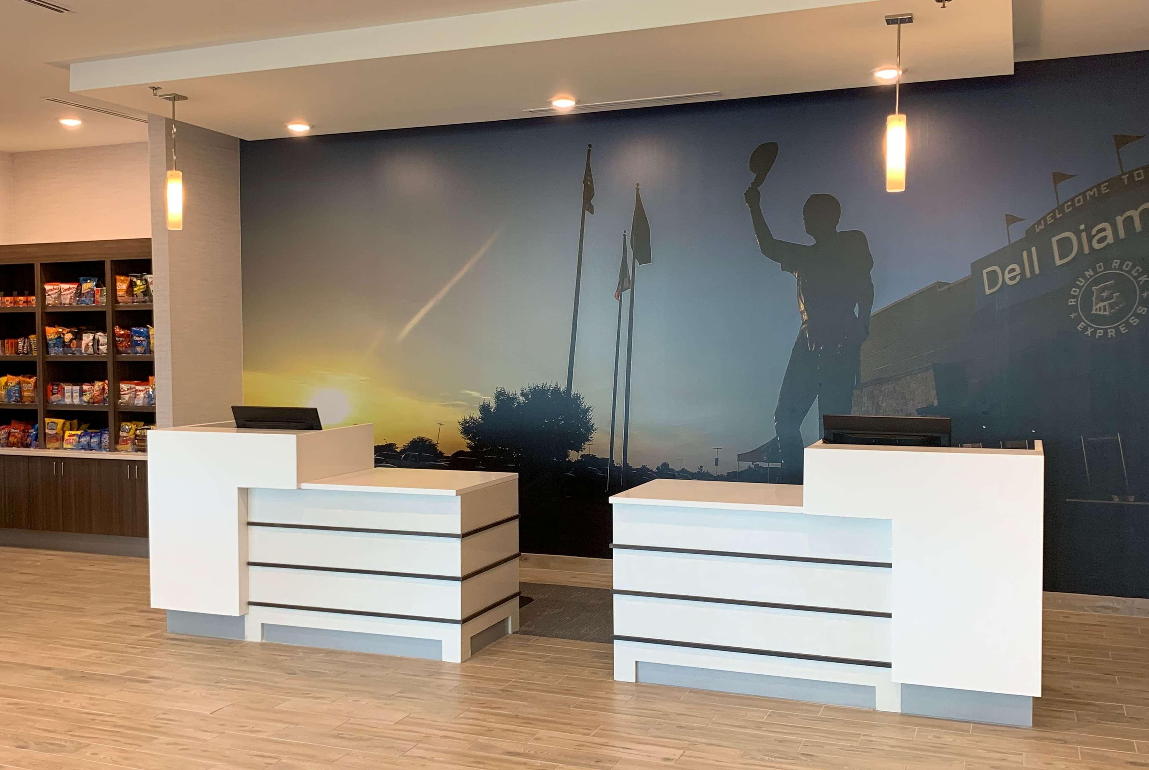 La Quinta Inn & Suites By Wyndham Round Rock Near Kalahari Extérieur photo