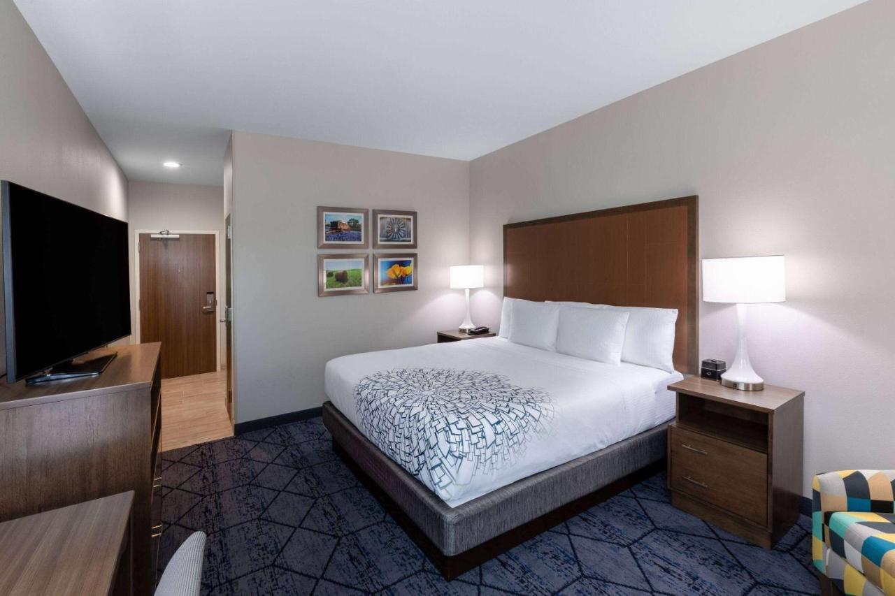 La Quinta Inn & Suites By Wyndham Round Rock Near Kalahari Extérieur photo