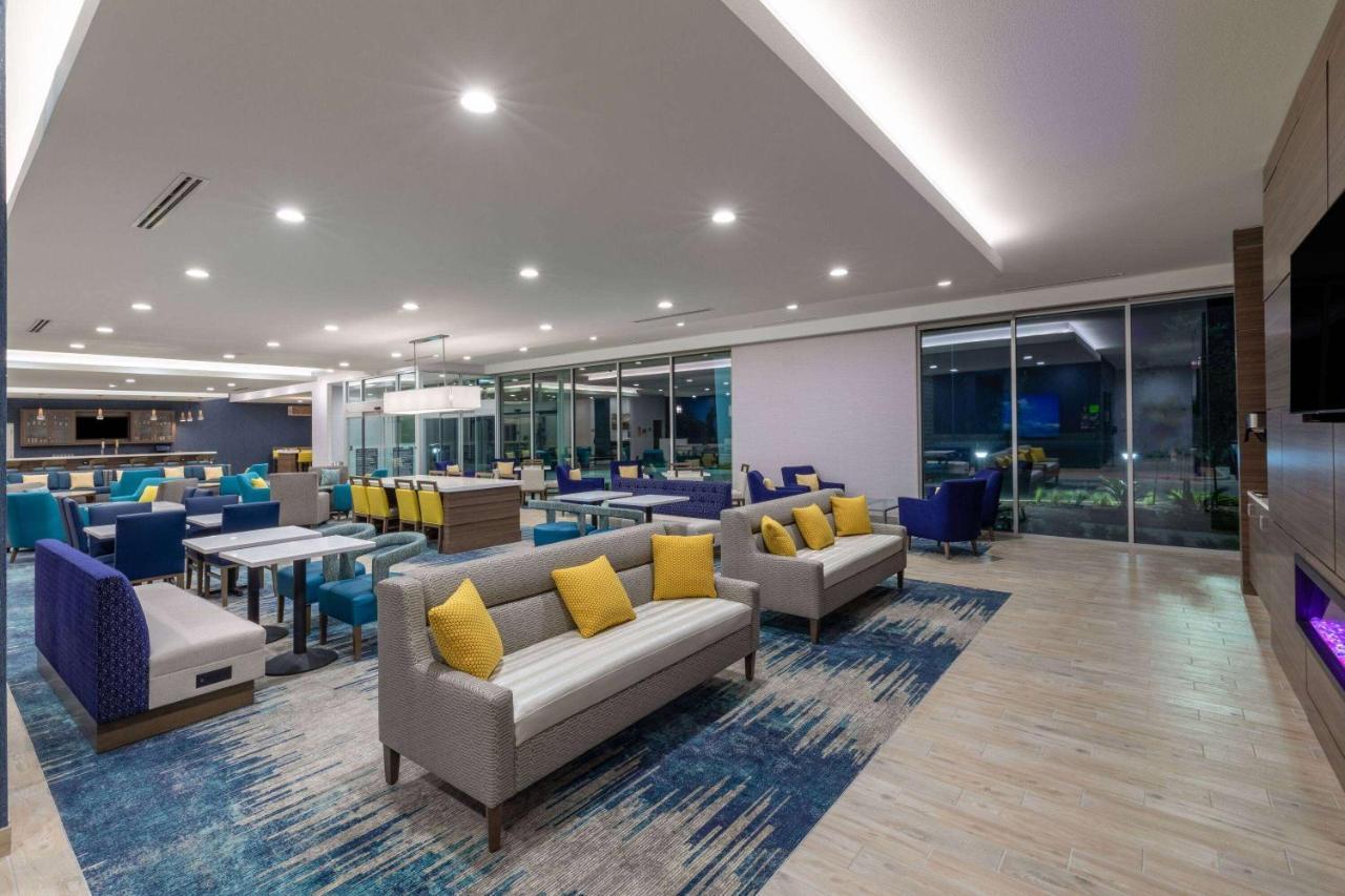 La Quinta Inn & Suites By Wyndham Round Rock Near Kalahari Extérieur photo