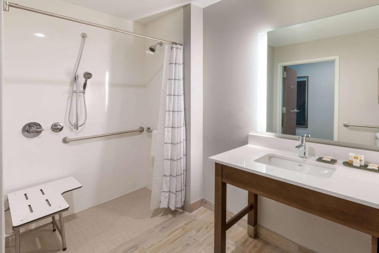 La Quinta Inn & Suites By Wyndham Round Rock Near Kalahari Extérieur photo