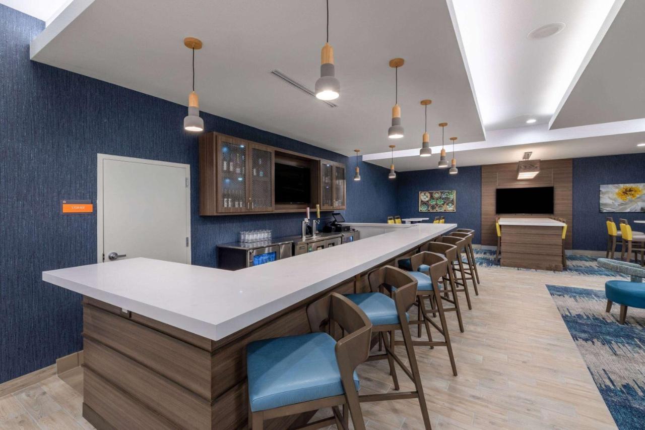 La Quinta Inn & Suites By Wyndham Round Rock Near Kalahari Extérieur photo