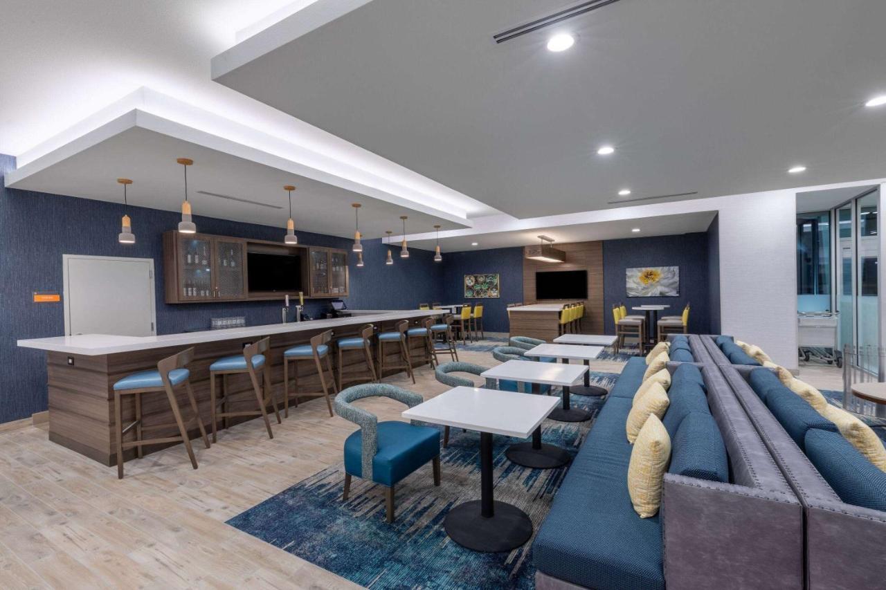 La Quinta Inn & Suites By Wyndham Round Rock Near Kalahari Extérieur photo
